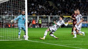 Dusan Vlahovic da los 3 puntos a la Juventus en el derbi de Turín