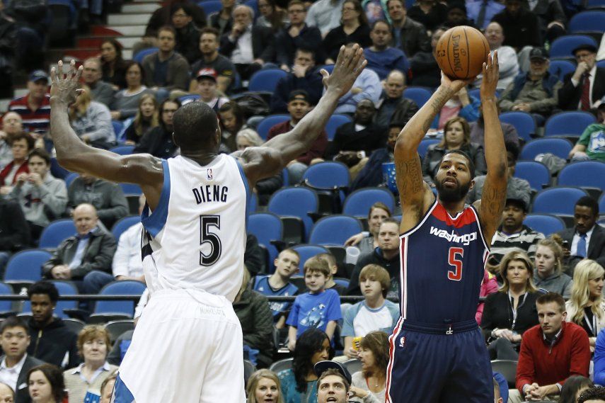Wizards hilan 4to triunfo, gracias al aporte de la banca