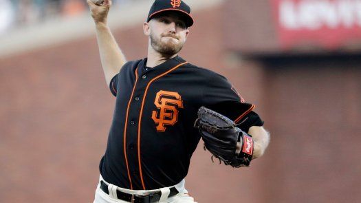 Jonrón de Williamson impulsa a Gigantes ante Nacionales