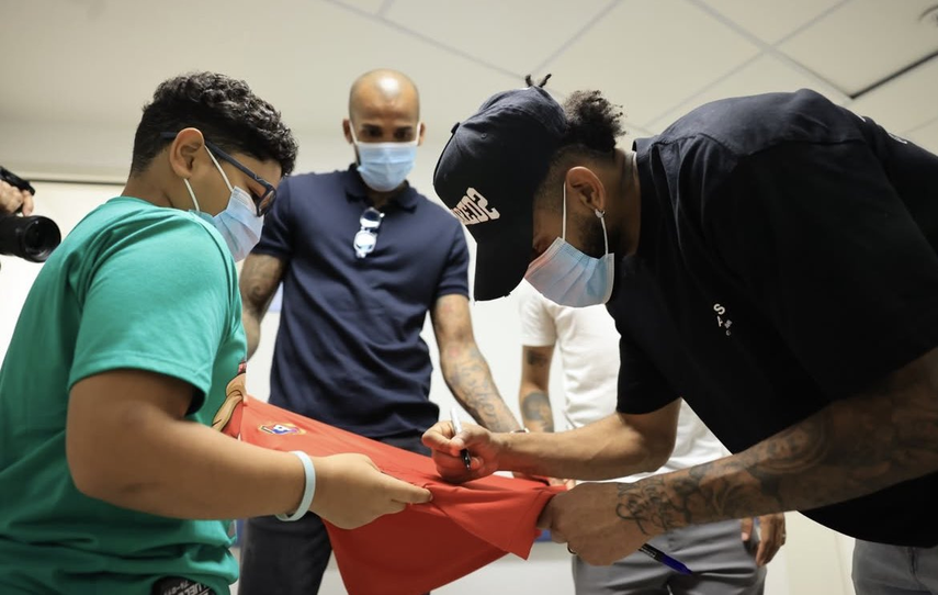 Aníbal Godoy y otros futbolistas llevaron alegría y sonrisas en navidad