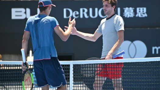 De Minaur disputará la final del torneo de Sídney contra Seppi