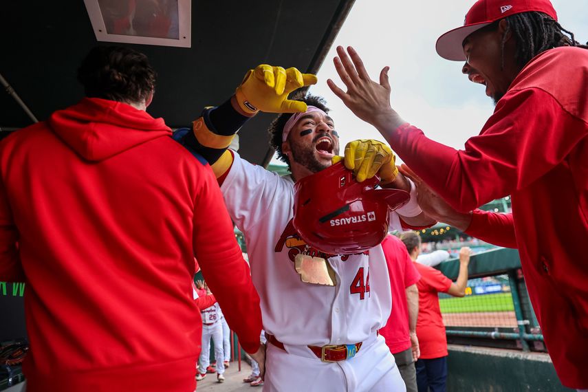 El máscara Leonardo Bernal llegó a 10 cuadrangulares en la temporada