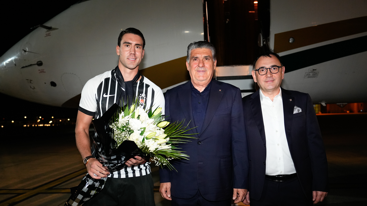 Dusan Vlahovic sería nuevo compañero de Michael Amir Murillo en el Besiktas