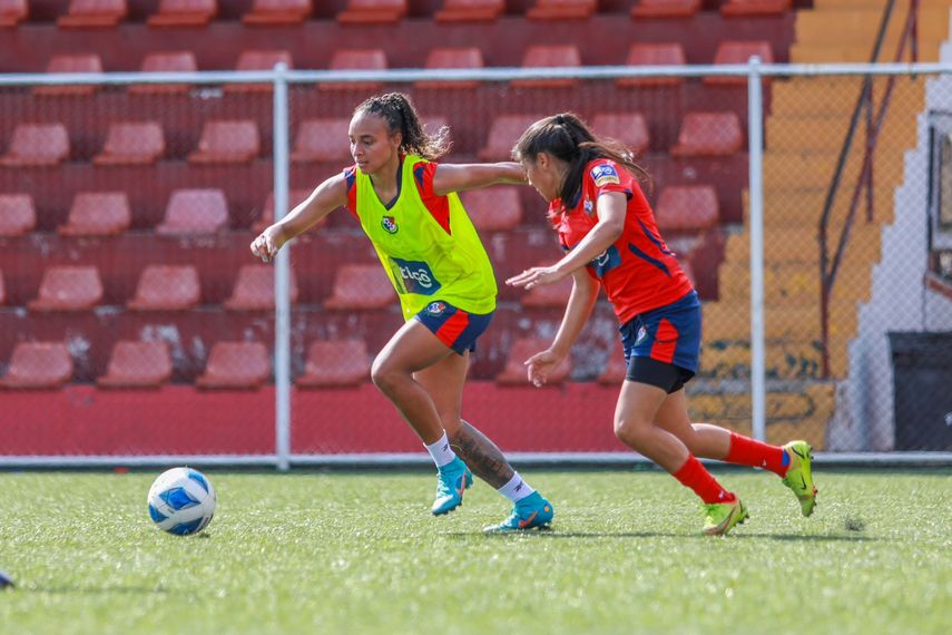 Panamá Femenina se prepara para enfrentar a República Dominicana