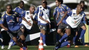 Adriano estima el regreso a Brasil clave para su relanzamiento