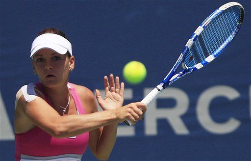 Radwanska y Petkovic llegan a semifinales en Carlsbad