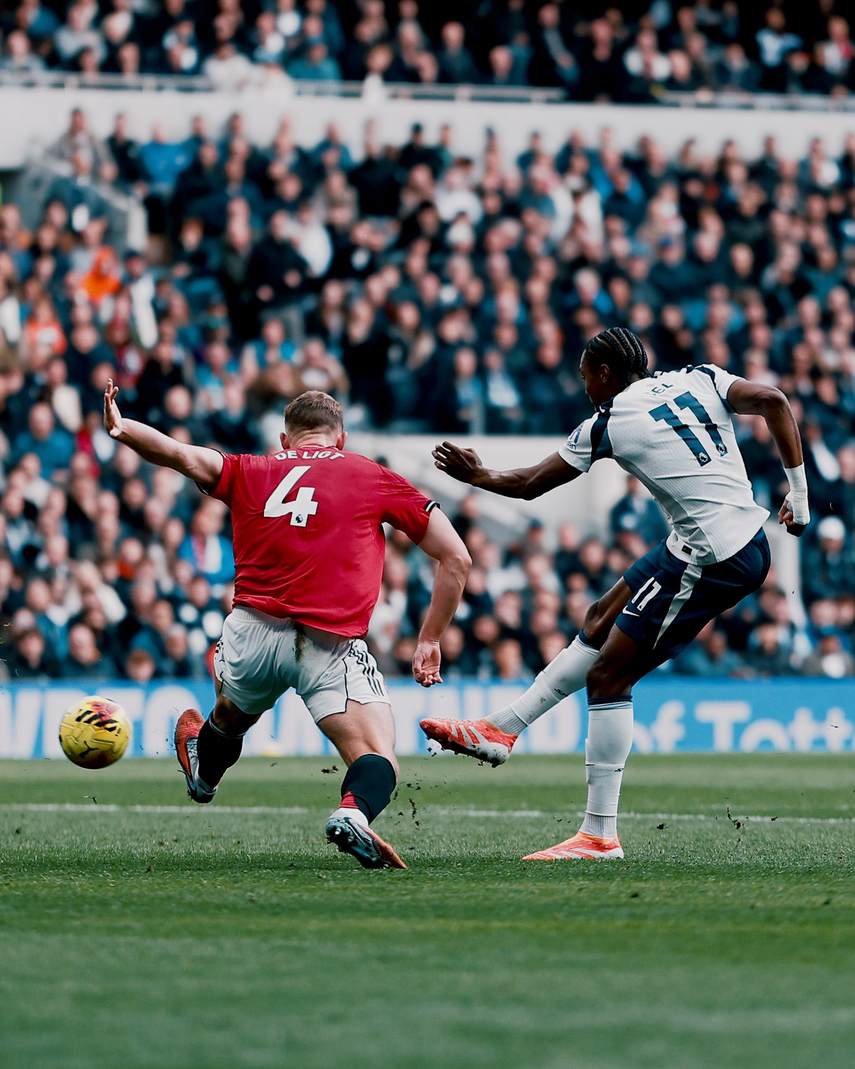 Manchester United rescató un dramatico empate ante el Tottenham