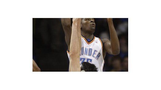 NBA: Thunder 108, Bucks 90; Durant y Westbrook guí­an al Thunder