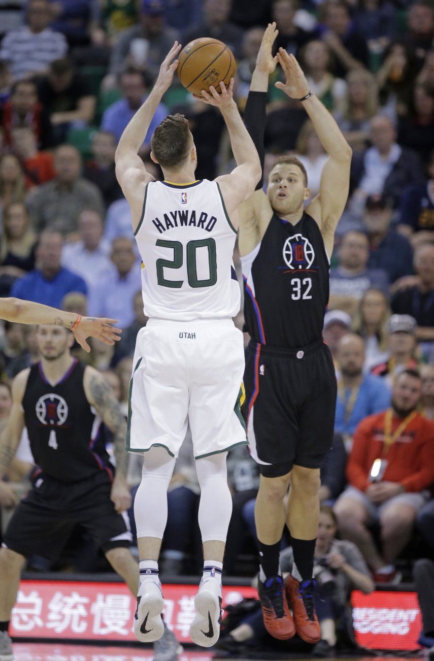 Con 27 de Hayward, Jazz vence a Clippers