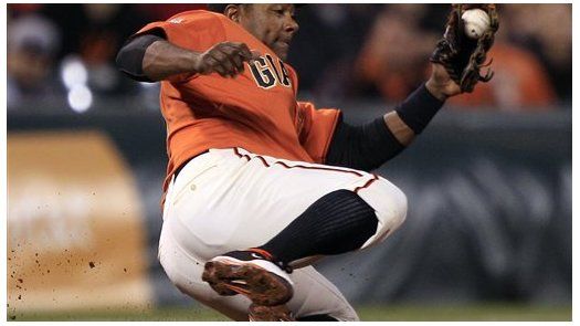 MLB: Gigantes 2, Astros 1; Bumgarner resiste y derrota a Astros