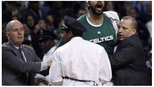 76ers. acaban con racha invicta de Boston