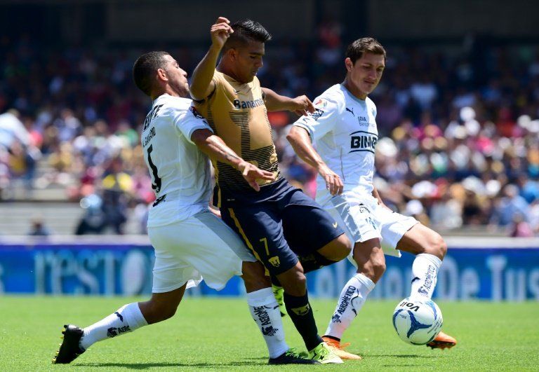 Pumas golea 3-0 a Monterrey con goles sudamericanos en torneo mexicano