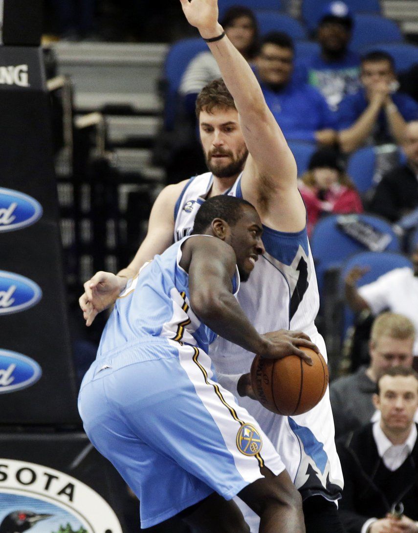 Love guía a Timberwolves ante mermados Nuggets