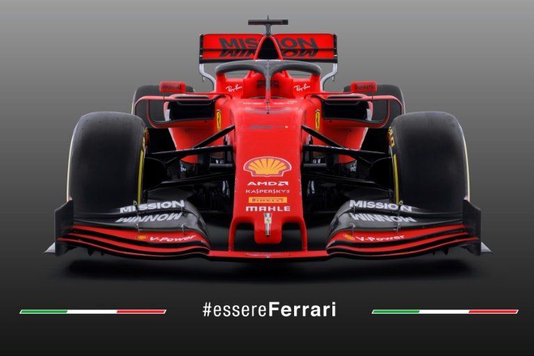 Ferrari presenta el SF90, para buscar el título en su 90 aniversario