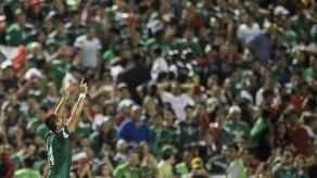 DT de México quedó contento con Chicharito y Peralta