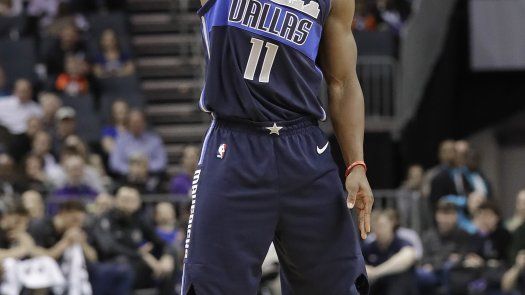 Con ‘doble doble’ de Barnes, Mavs superan a Hornets