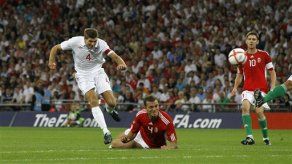 Inglaterra remonta y derrota 2-1 a Hungrí­a con goles de Gerrard