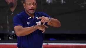 Los Clippers prescinden del entrenador Doc Rivers tras fracaso en playoffs