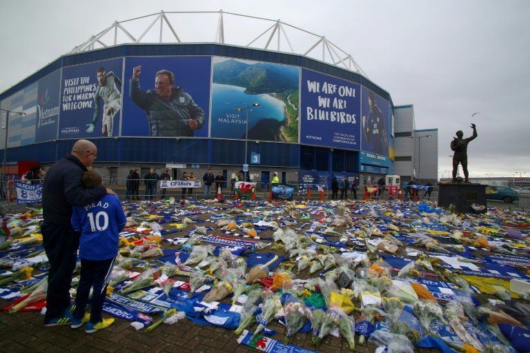 La familia de Emiliano Sala reanuda la búsqueda gracias a una colecta