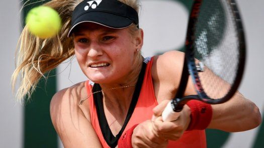 Carla Suárez sobrevive en la primera ronda de Roland Garros