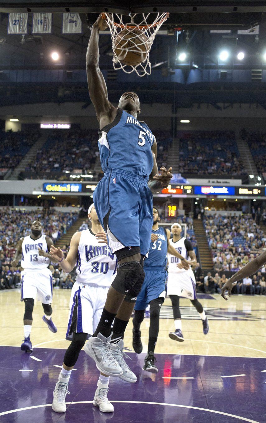 Timberwolves siguen sorprendiendo, ganan a Kings