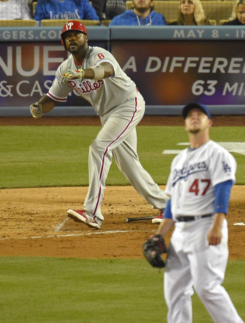 Cliff Lee blanquea a Dodgers en triunfo de Filis, Calicho Ruiz conectó de 4-3