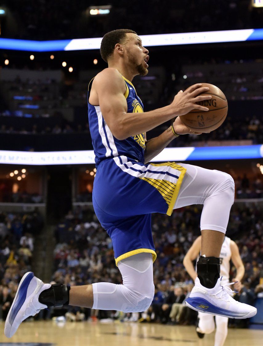 Curry y Durant anotan 28; Warriors vencen a Grizzlies