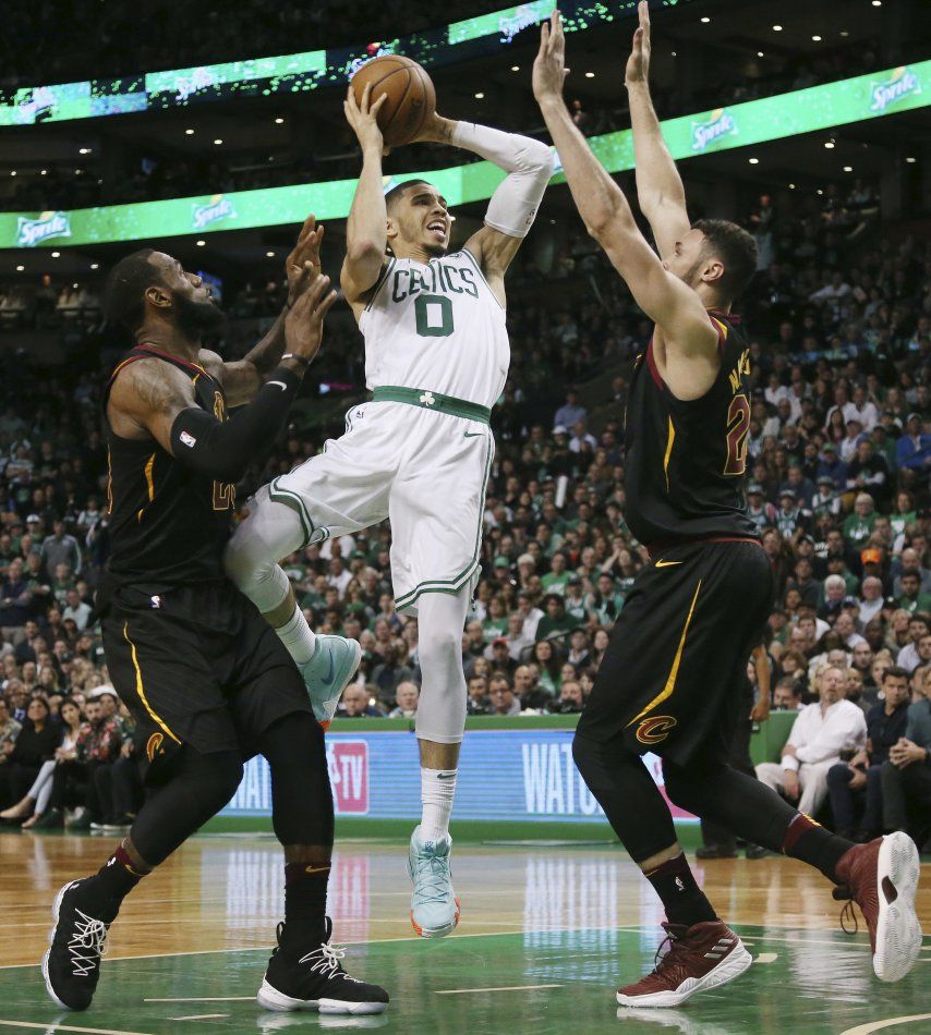 El futuro luce prometedor para Ainge y los Celtics