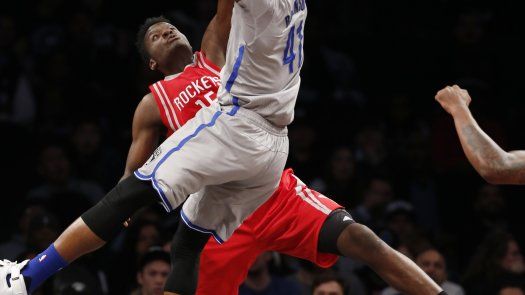 Nets vencen a Rockets para barrer serie
