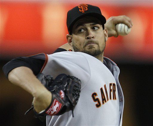 MLB: Padres 1, Gigantes 0; Latos gana duelo a Sánchez