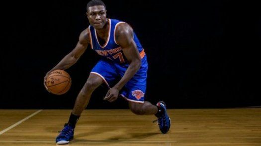 El jugador de la NBA Cleanthony Early recibe un disparo en una pierna