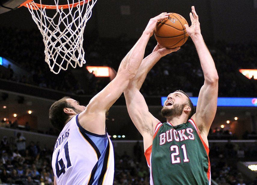 Grizzlies vencen a Bucks con ataque balanceado