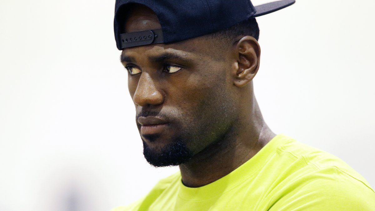 James se lo piensa, Miami y Cleveland aguardan