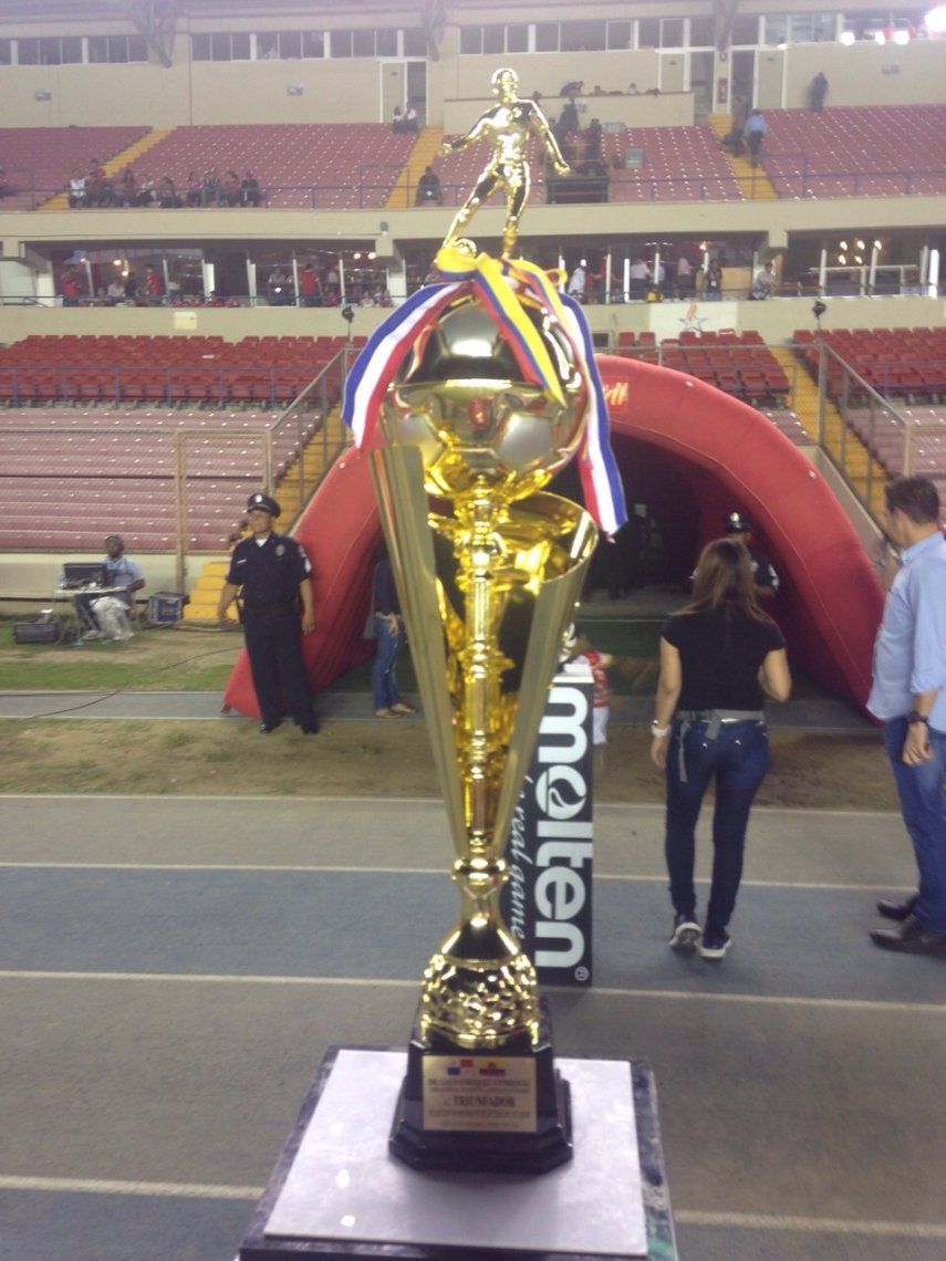 Panamá y Ecuador terminan empatados