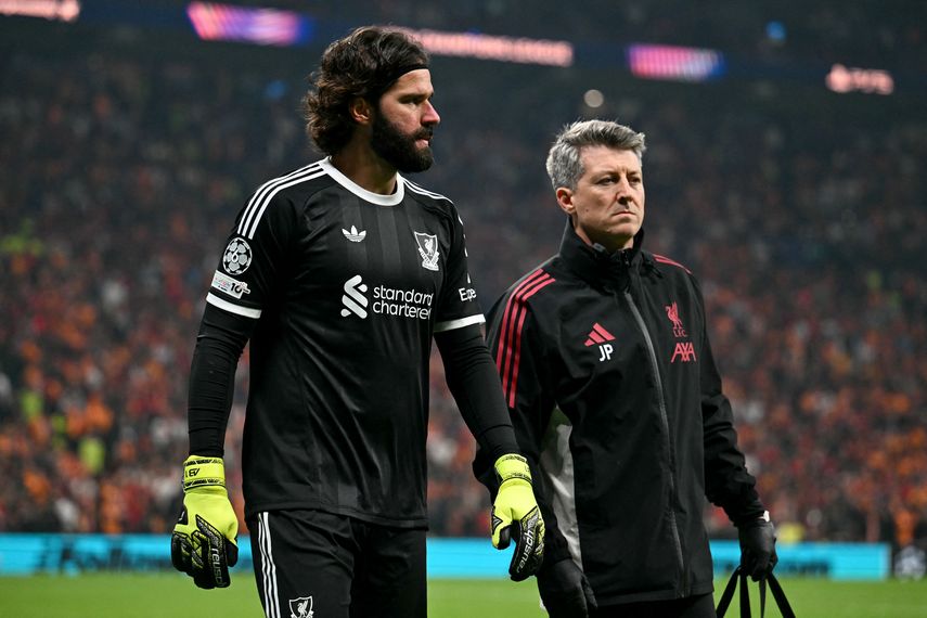Alisson Becker estará de baja varias semanas por lesión con el Liverpool