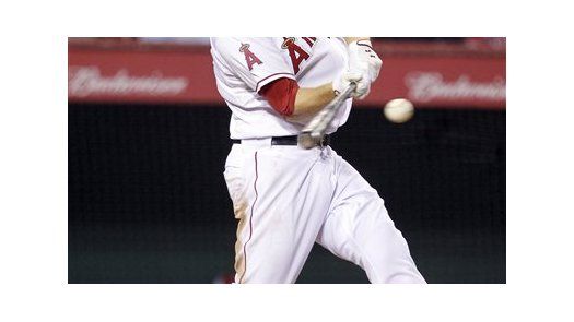 MLB: Angelinos 2, Rangers 1; Trumbo pega jonrón de la victoria
