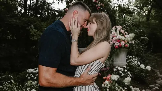 Travis Kelce se compromete con la cantante Taylor Swift