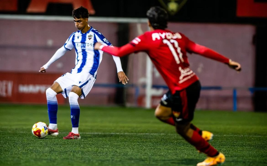 Martín Krug entre los convocados del Levante para duelo ante el Real Madrid