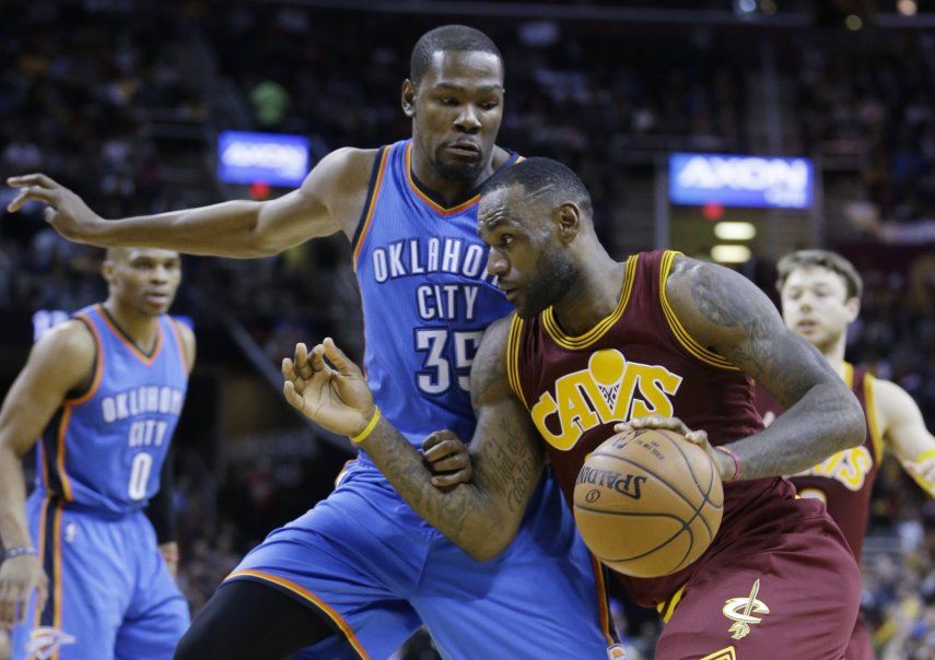 LeBron choca con fanática, y prende debate sobre seguridad