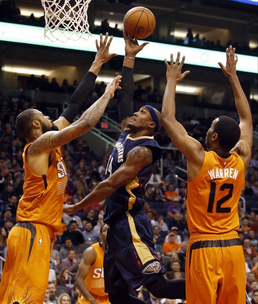 Bledsoe, Len lideran a Suns en triunfo sobre Pelicans