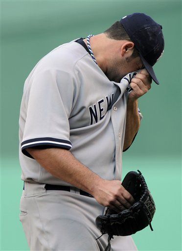 Se derrumba relevo de Yanquis al caer 5-4 con Angelinos