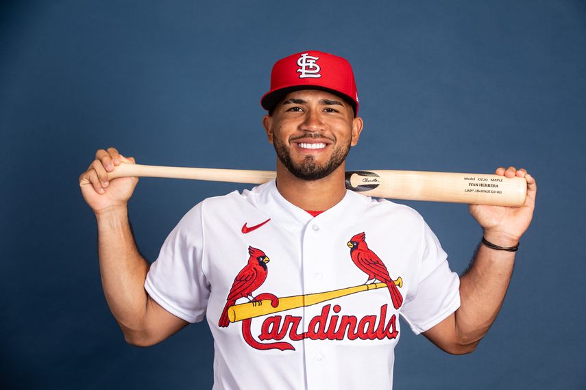Iván Herrera es llamado a Grandes Ligas por los Cardenales