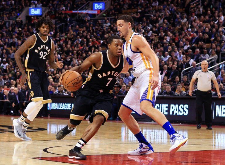 Los Cavaliers resbalan sin LeBron y los Warriors aplastan con Curry y Durant