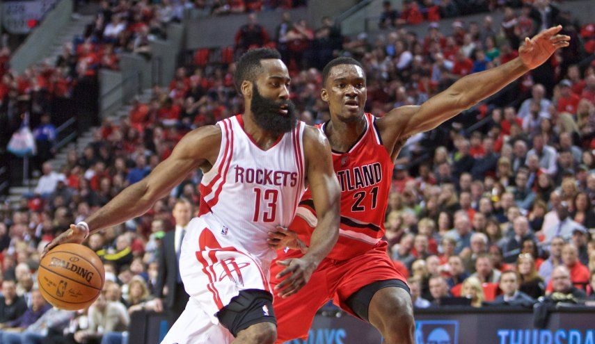 Harden lidera a Rockets en remontada contra Trail Blazers