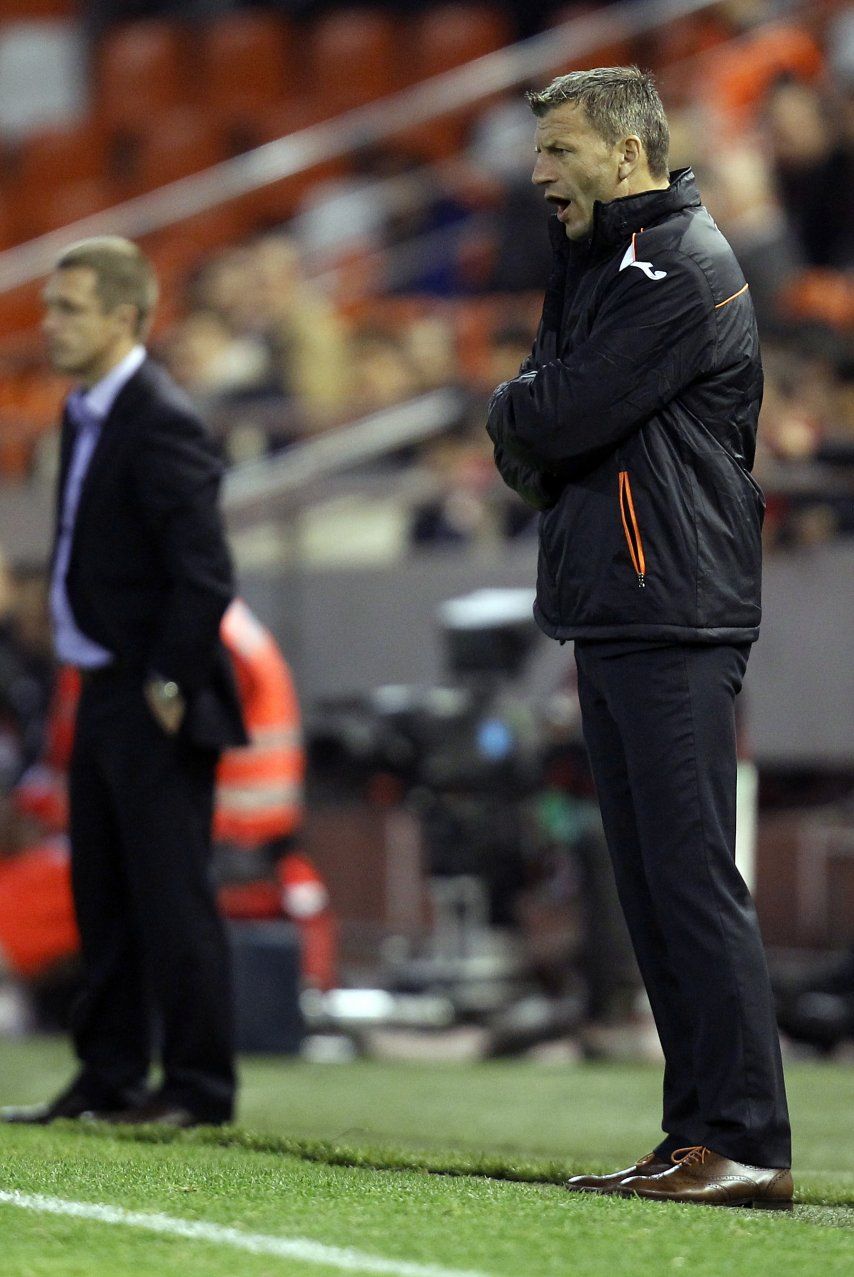 Valencia contrata a Ayala, espera a Pizzi