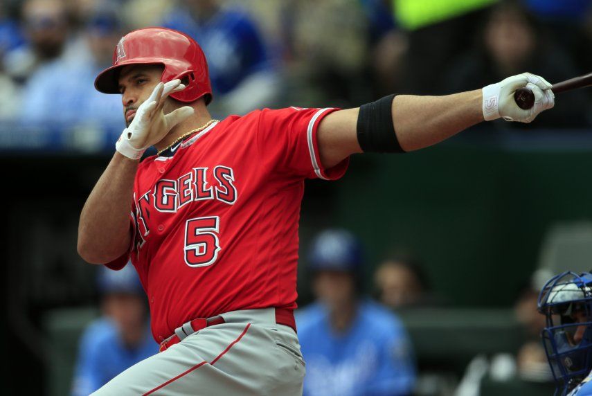 Pujols supera a Bonds en producidas, Angelinos gana a Reales