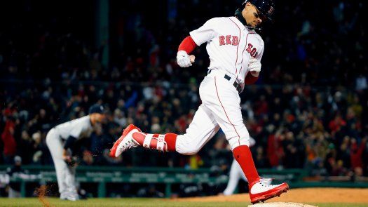 Betts pega grand slam; Medias Rojas vapulean a Yanquis