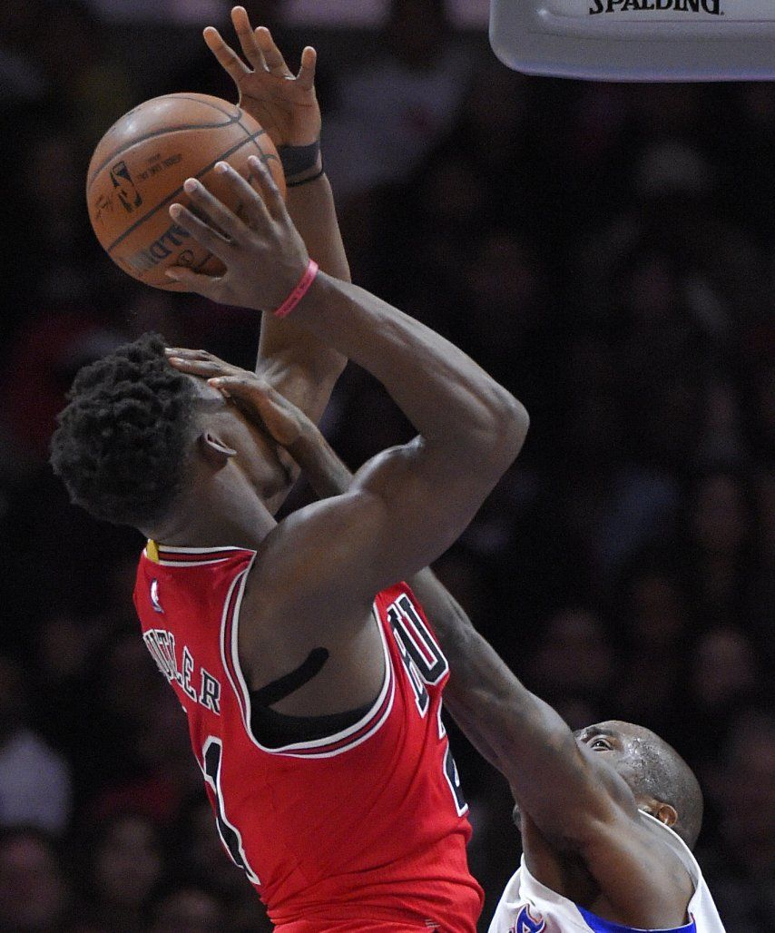 Bulls logran foja de 6-0 como visitantes