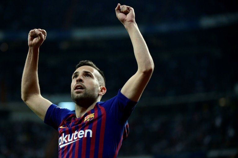 Jordi Alba renueva con el Barcelona hasta 2024