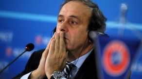 Directivos de la UEFA piden respuestas sobre pago a Platini